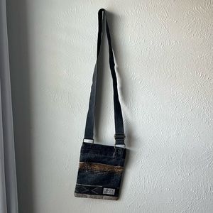 Cross body Dakine bag